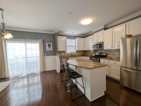 Tiny photo for 208 Wildflower Street, Des Plaines, IL 60016 (MLS # 12734068)