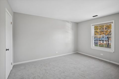 Tiny photo for 220 Hawthorne Court #B2, Schaumburg, IL 60193 (MLS # 12509665)