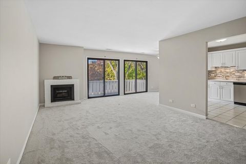 Tiny photo for 220 Hawthorne Court #B2, Schaumburg, IL 60193 (MLS # 12509665)