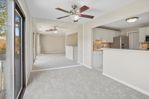 Tiny photo for 220 Hawthorne Court #B2, Schaumburg, IL 60193 (MLS # 12509665)