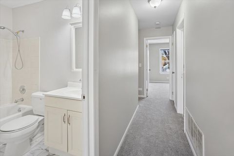 Tiny photo for 220 Hawthorne Court #B2, Schaumburg, IL 60193 (MLS # 12509665)