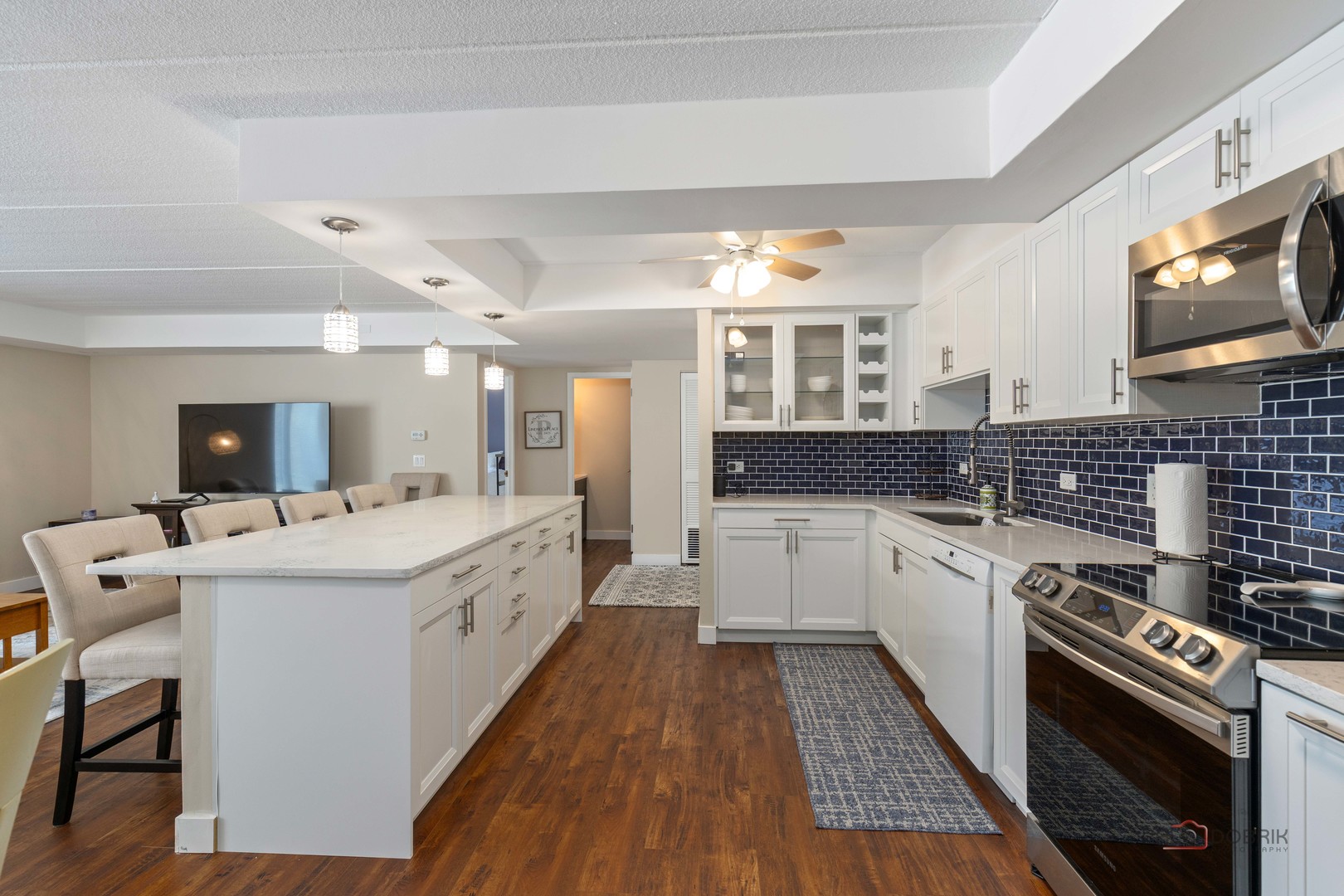 1301 N Western Avenue 106