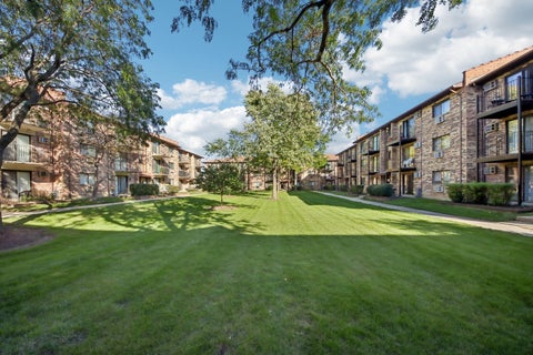 Tiny photo for 232 Klein Creek Court #4D, Carol Stream, IL 60188 (MLS # 12777881)