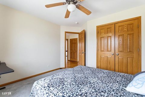 Tiny photo for 5900 W 90TH Street, Oak Lawn, IL 60453 (MLS # 12656743)