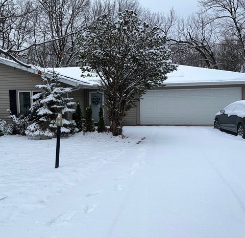 Photo of 1100 W Orchard Lane, Peoria, IL 61615 (MLS # 12568757)