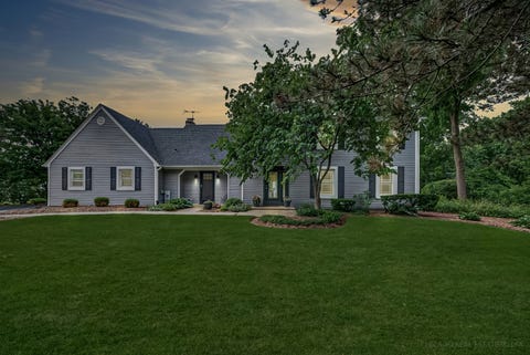 Photo of 1125 W Wood Street, Palatine, IL 60067 (MLS # 12714303)