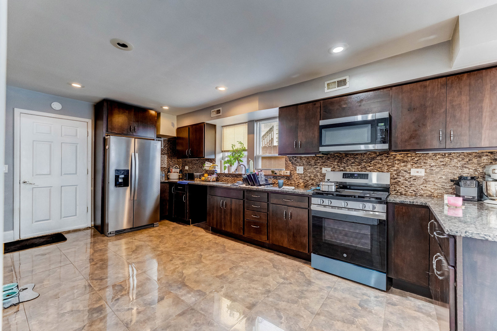 2328 W 19th Street