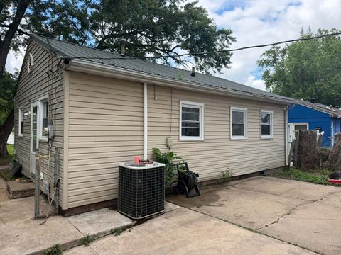 Tiny photo for 1122 N 17th Street, Quincy, IL 62301 (MLS # 12685169)