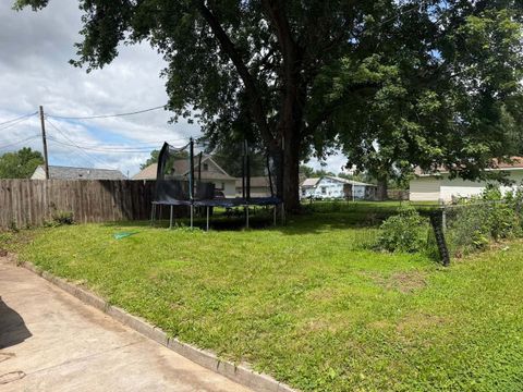 Tiny photo for 1122 N 17th Street, Quincy, IL 62301 (MLS # 12685169)
