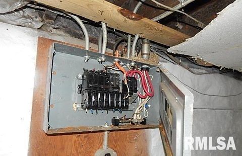 Tiny photo for 1854 W 8TH Street, Davenport, IA 52802 (MLS # QC4269076)