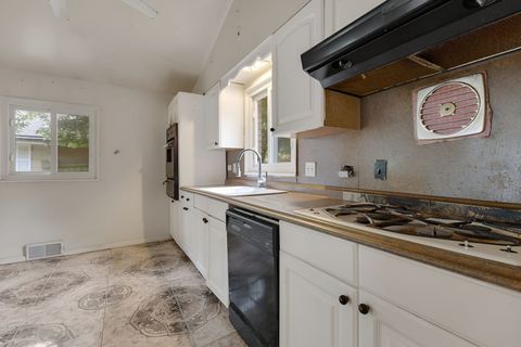 Tiny photo for 15230 Meadow Lane, Dolton, IL 60419 (MLS # 12430464)