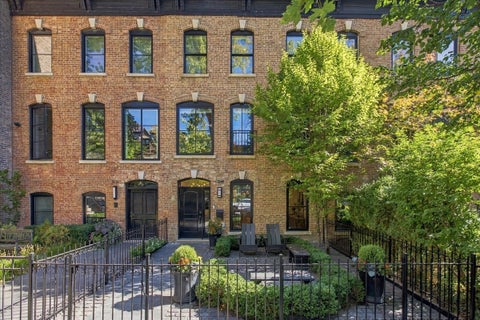 Photo of 2049 N Dayton Street, Chicago, IL 60614 (MLS # 12751172)