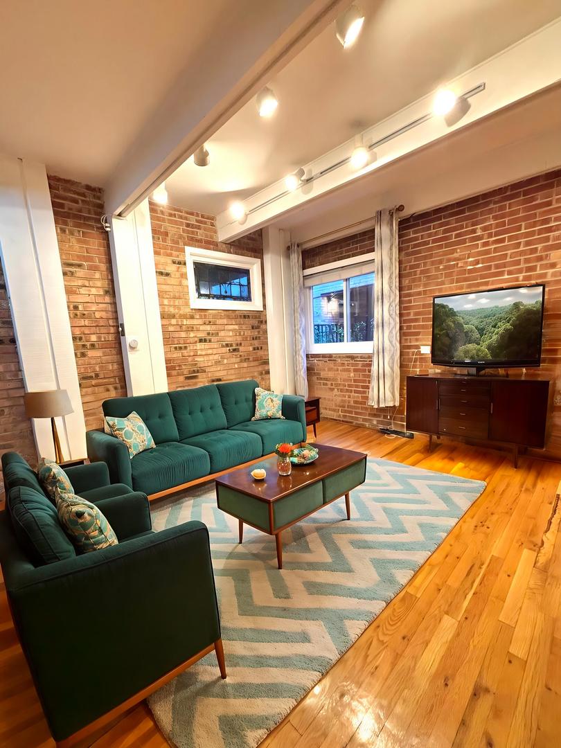 1630 N Sedgwick Street 2