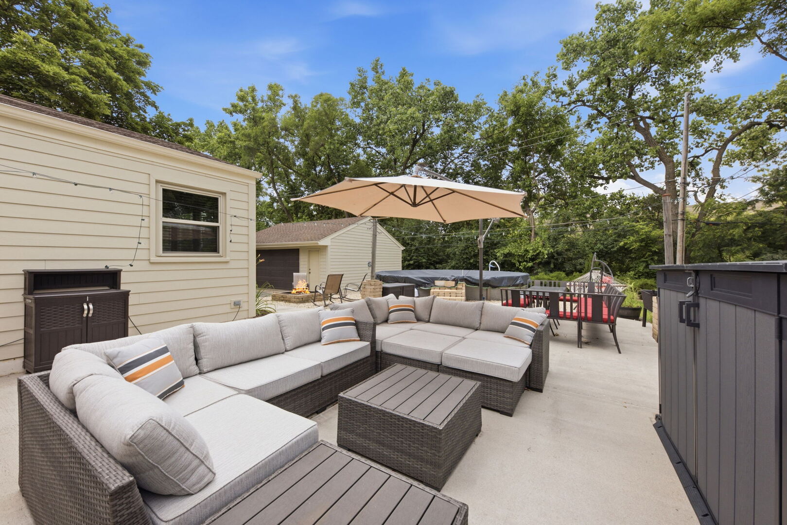 5818 Ridgewood Drive