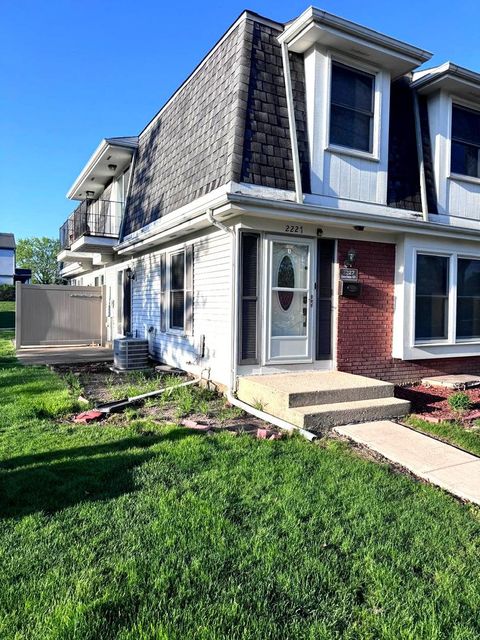 Tiny photo for 2227 Denton Court, Schaumburg, IL 60194 (MLS # 12627504)