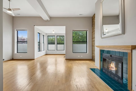 Tiny photo for 1526 W Birchwood Avenue #4E, Chicago, IL 60626 (MLS # 12718551)