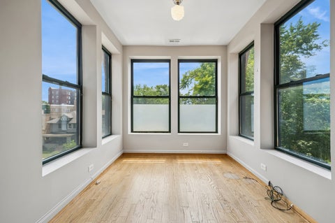 Tiny photo for 1526 W Birchwood Avenue #4E, Chicago, IL 60626 (MLS # 12718551)