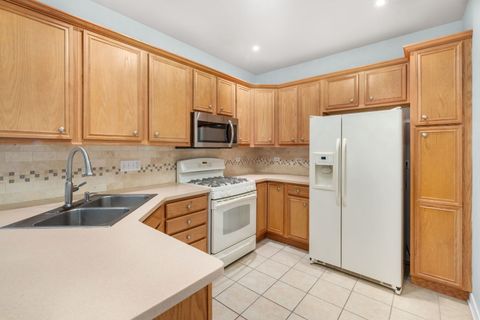 Tiny photo for 2692 Stone Circle #209, Geneva, IL 60134 (MLS # 12564624)