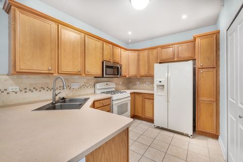 Tiny photo for 2692 Stone Circle #209, Geneva, IL 60134 (MLS # 12564624)