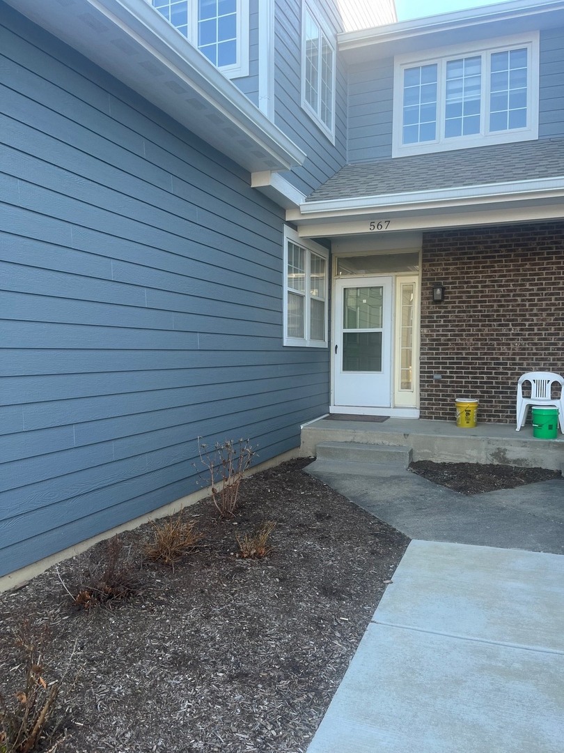 567 W PARKSIDE Drive 567
