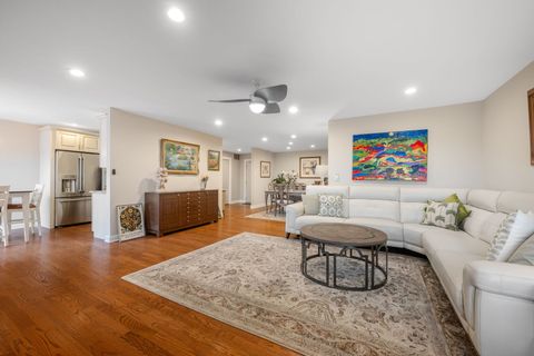 Tiny photo for 1125 Lake Cook Road #501E, Northbrook, IL 60062 (MLS # 12566862)