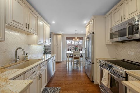 Tiny photo for 1125 Lake Cook Road #501E, Northbrook, IL 60062 (MLS # 12566862)