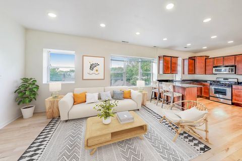 Tiny photo for 4948 N Kimball Avenue #4W, Chicago, IL 60625 (MLS # 12478149)