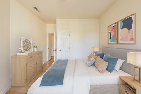 Tiny photo for 4948 N Kimball Avenue #4W, Chicago, IL 60625 (MLS # 12478149)
