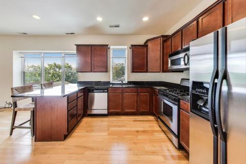 Tiny photo for 4948 N Kimball Avenue #4W, Chicago, IL 60625 (MLS # 12478149)