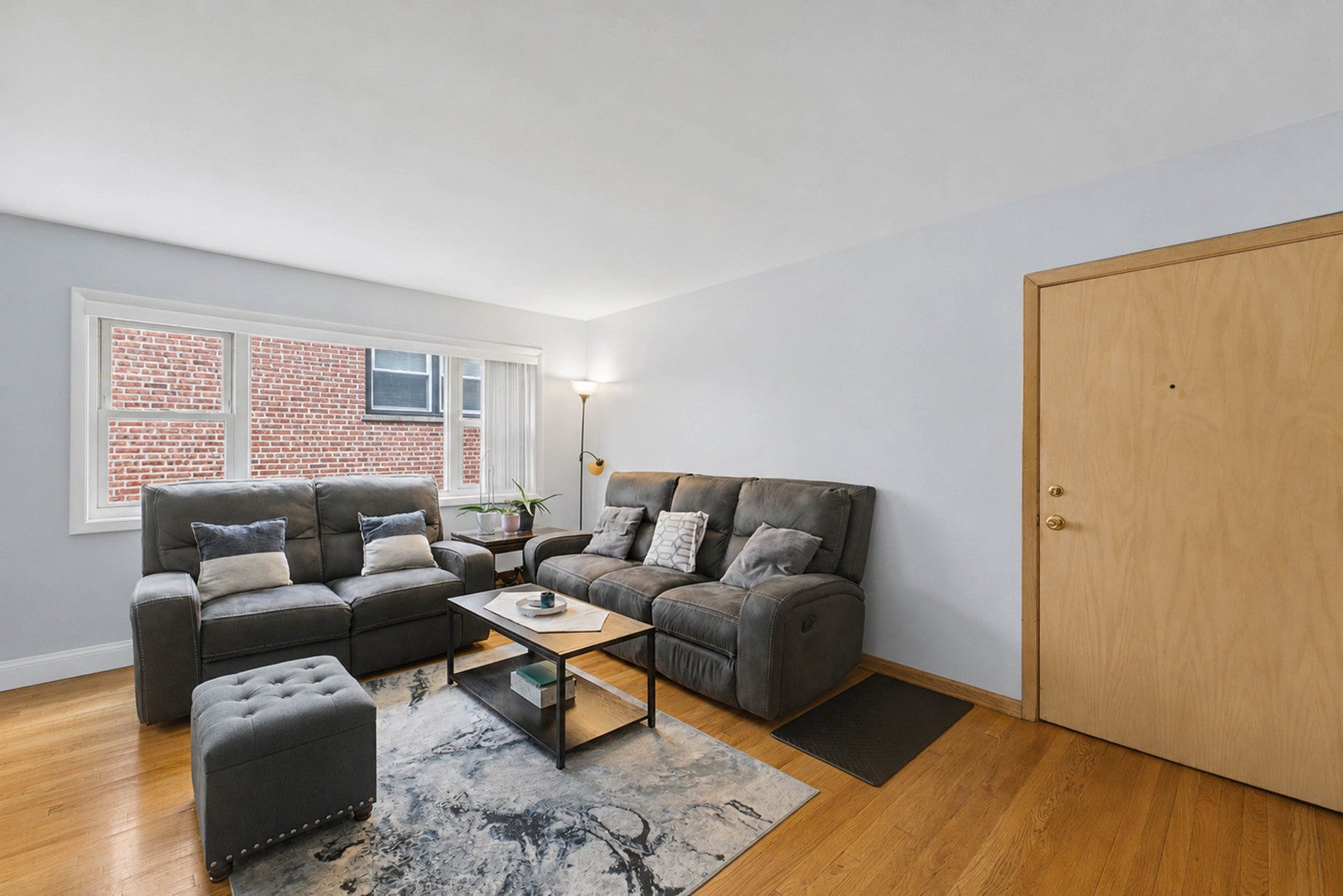 6043 N Northwest Highway 5