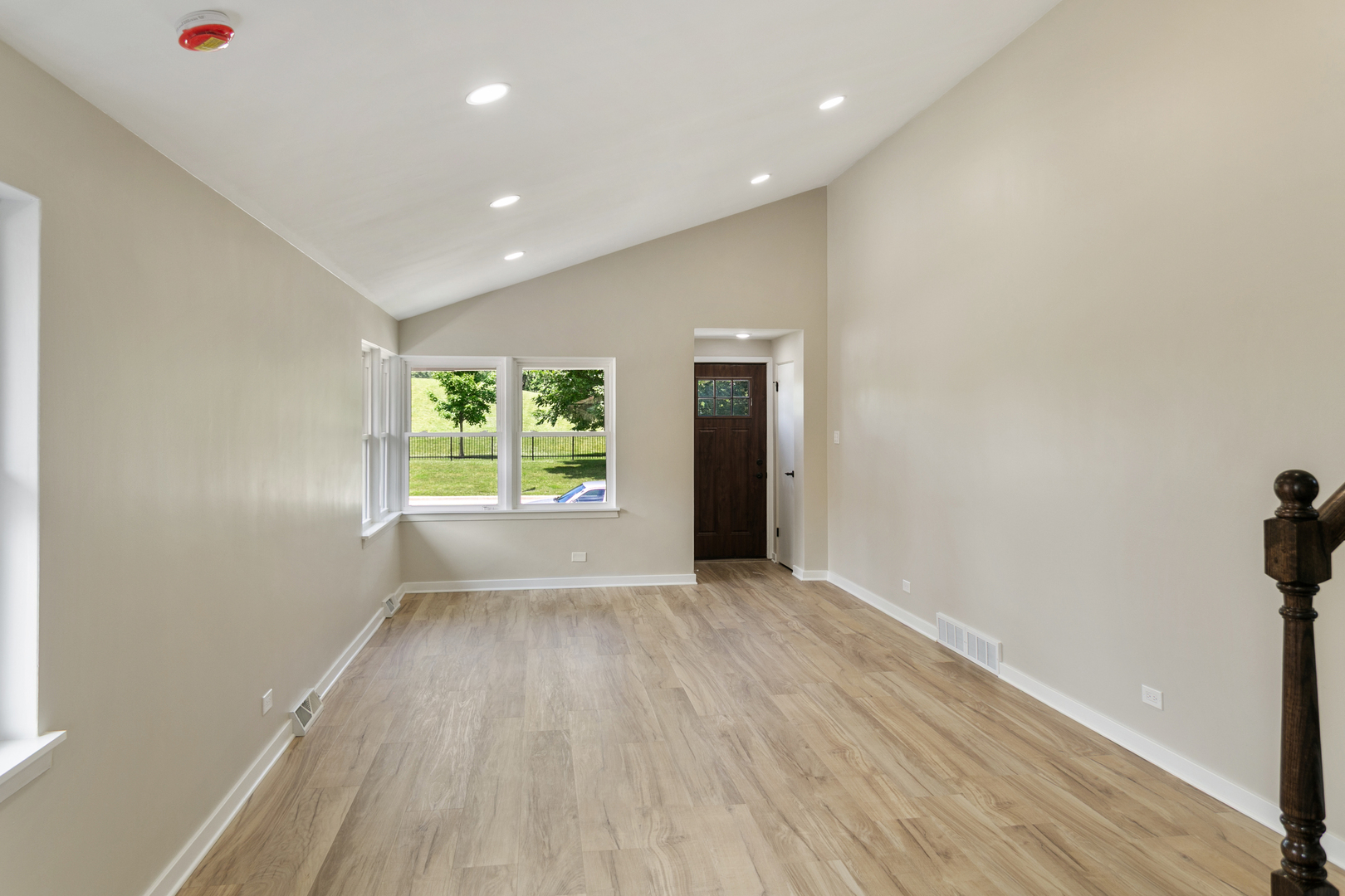 2637 W 93rd Place