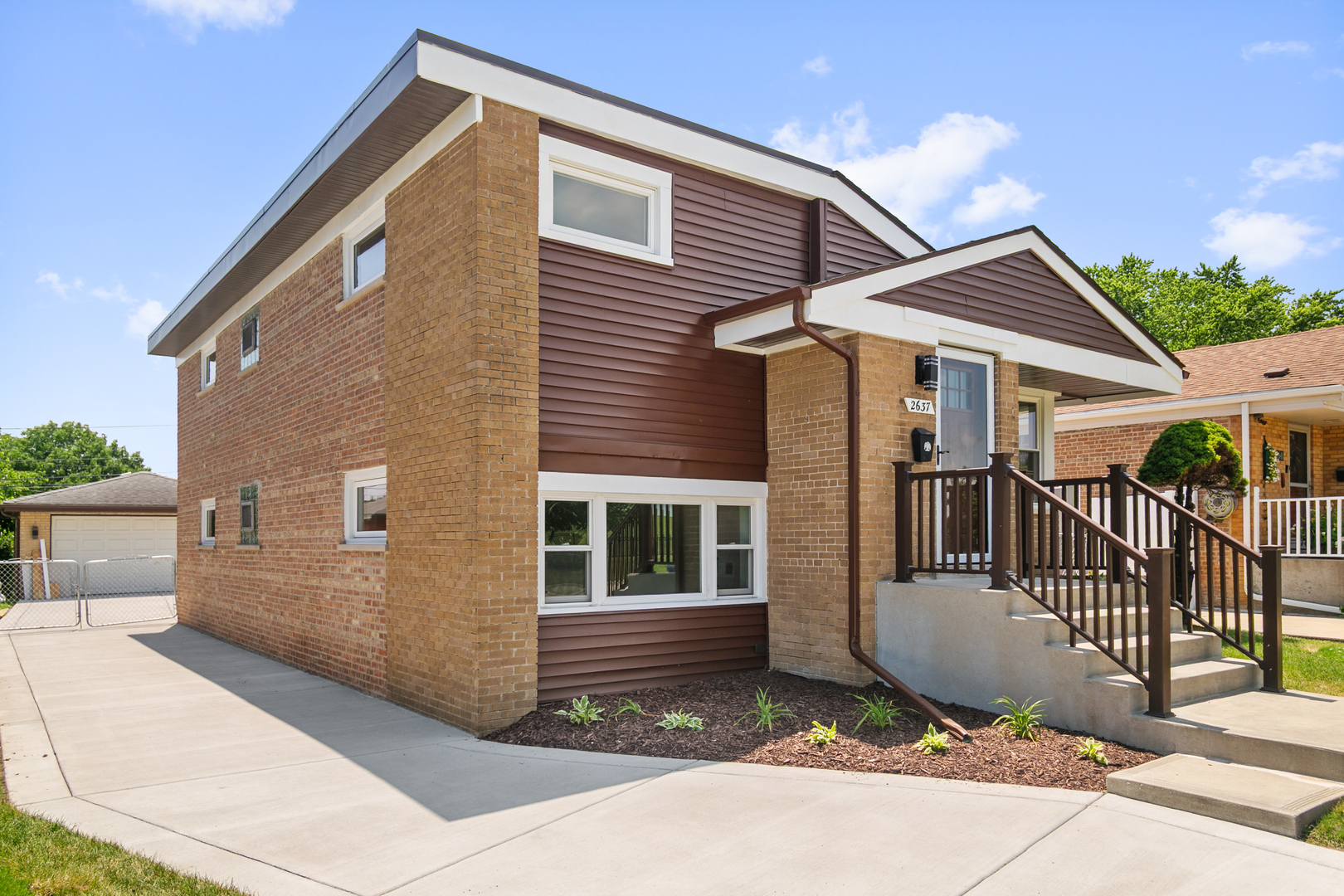 2637 W 93rd Place