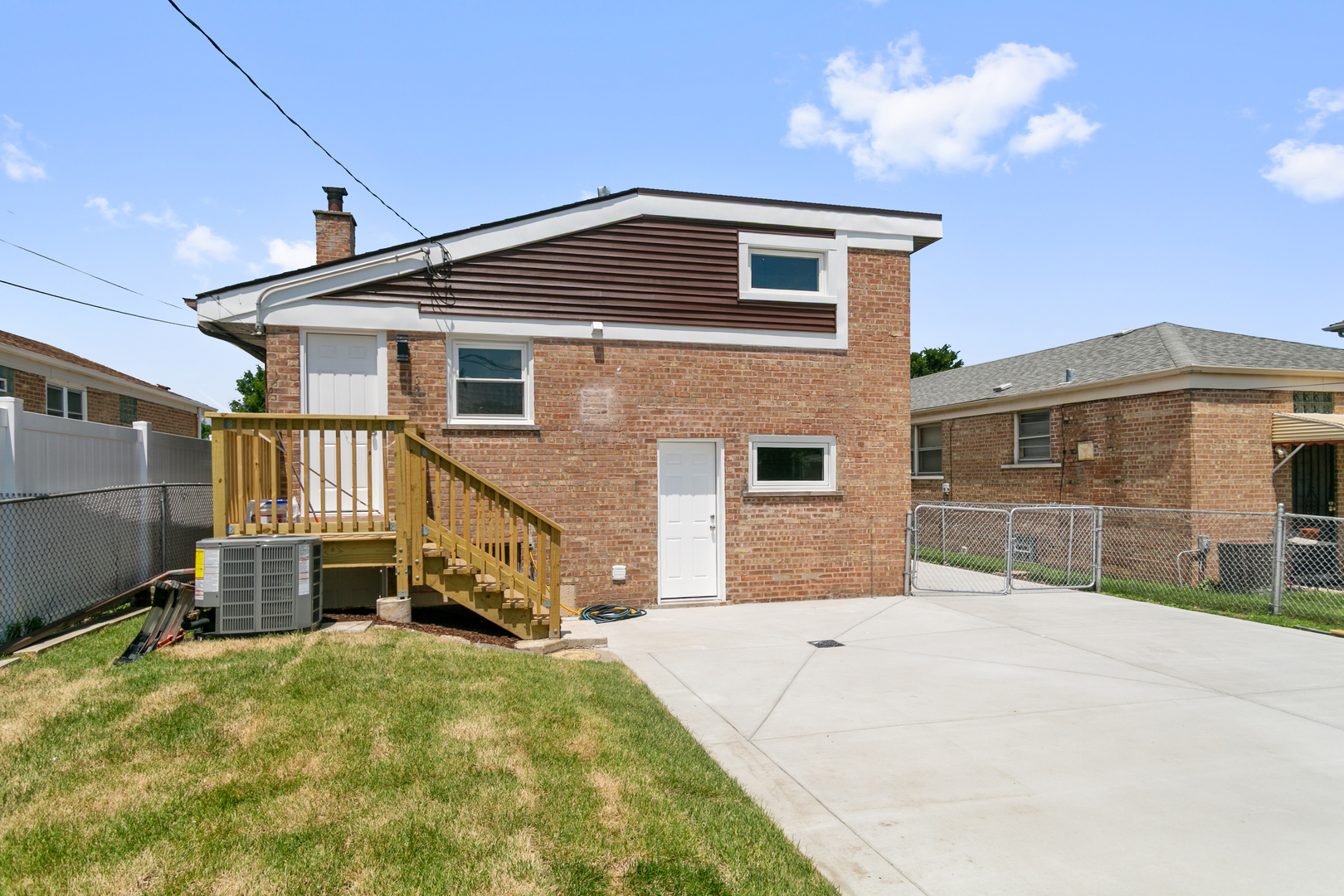 2637 W 93rd Place
