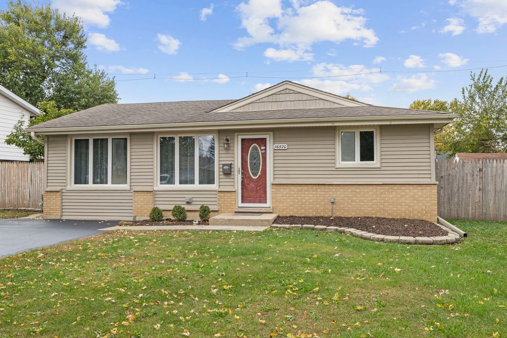 Photo for 16520 Brenden Lane, Oak Forest, IL 60452 (MLS # 12501983)