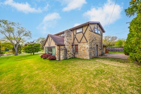 Tiny photo for 4703 Garfield Avenue, Lisle, IL 60532 (MLS # 12357628)