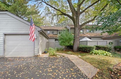Photo of 429 VALLEY VIEW Road, Lake Barrington, IL 60010 (MLS # 12494311)