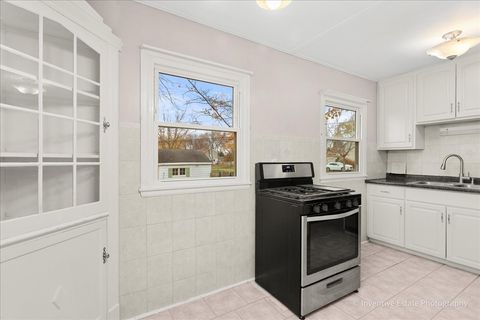 Tiny photo for 302 S Park Street, Westmont, IL 60559 (MLS # 12522662)