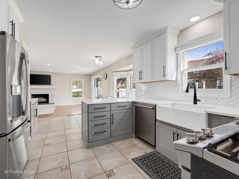 Tiny photo for 340 Whitehall Terrace, Bloomingdale, IL 60108 (MLS # 12624981)