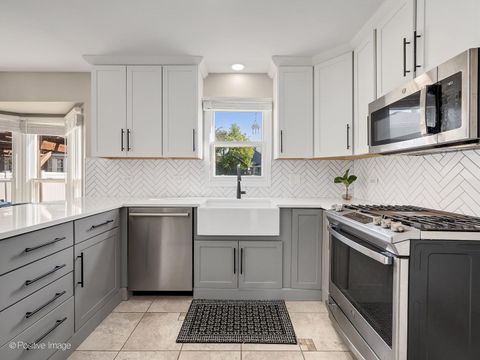 Tiny photo for 340 Whitehall Terrace, Bloomingdale, IL 60108 (MLS # 12624981)