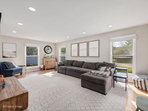 Tiny photo for 340 Whitehall Terrace, Bloomingdale, IL 60108 (MLS # 12624981)