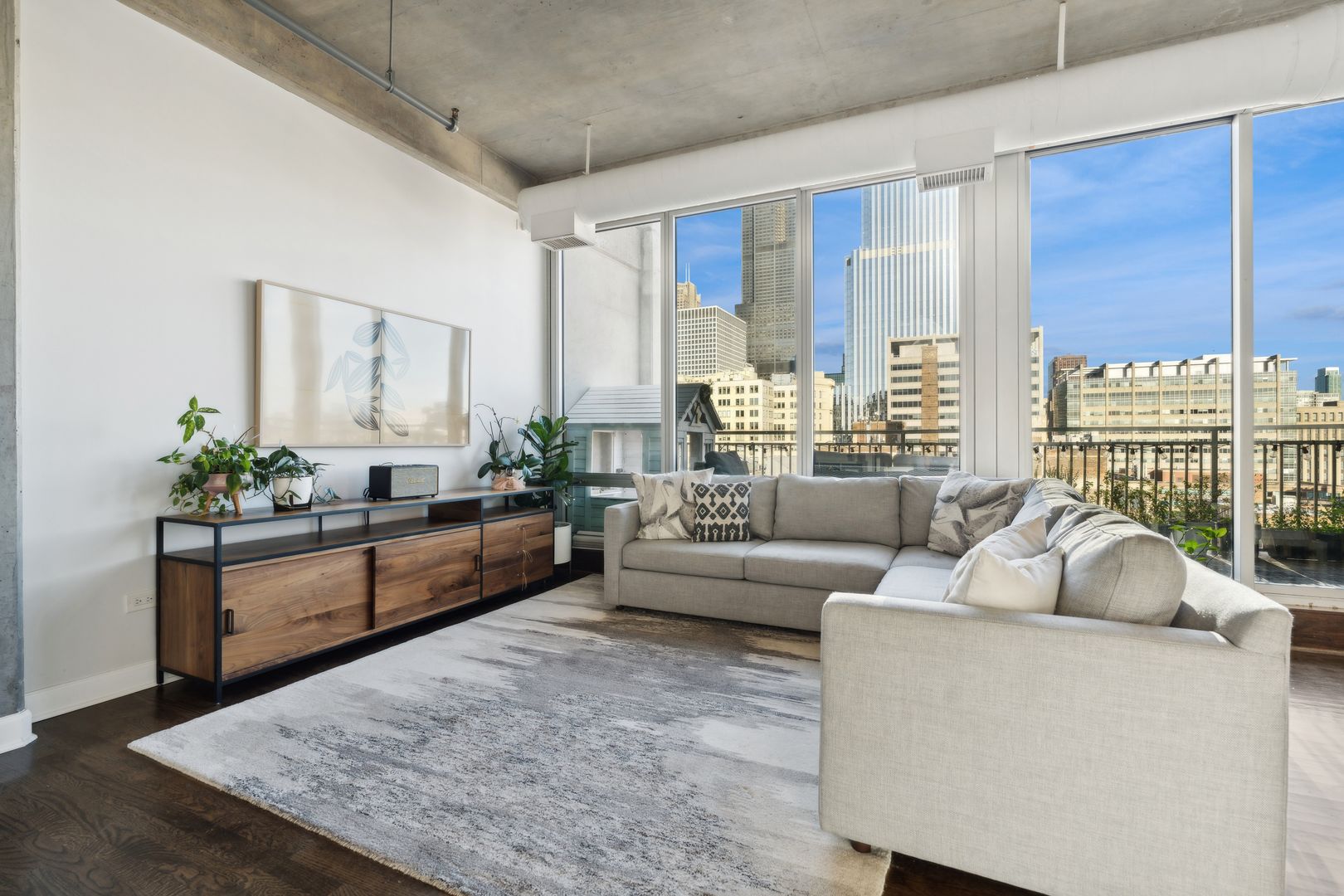 700 W Van Buren Street PH2