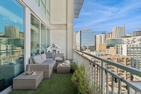 Tiny photo for 700 W Van Buren Street #PH2, Chicago, IL 60607 (MLS # 12584219)