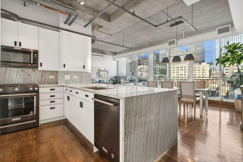 Tiny photo for 700 W Van Buren Street #PH2, Chicago, IL 60607 (MLS # 12584219)