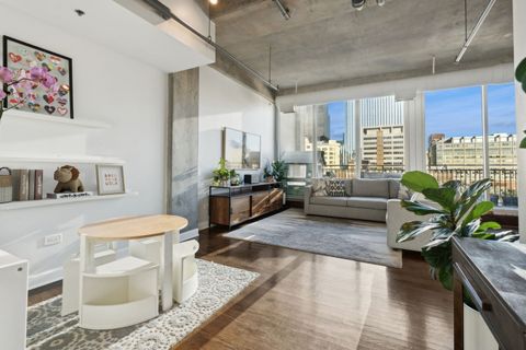 Tiny photo for 700 W Van Buren Street #PH2, Chicago, IL 60607 (MLS # 12584219)