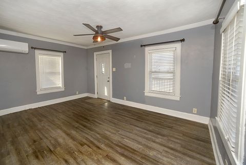 Tiny photo for 530 4th Avenue, Ottawa, IL 61350 (MLS # 12588113)