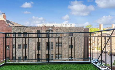 Tiny photo for 3900 N Pine Grove Avenue #405, Chicago, IL 60613 (MLS # 12512637)