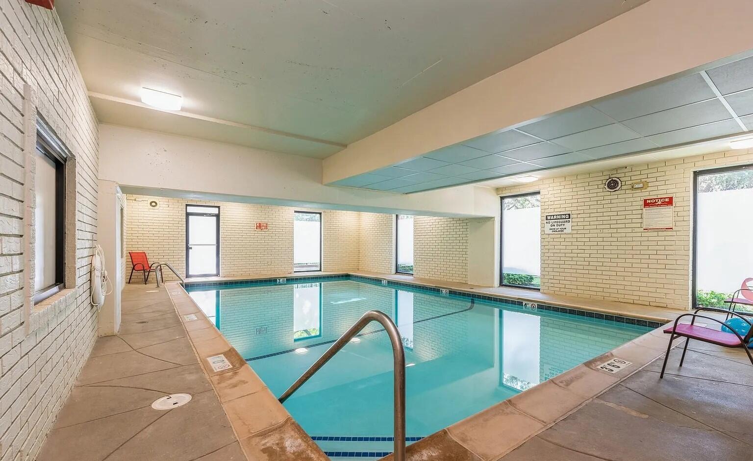 3900 N Pine Grove Avenue 405