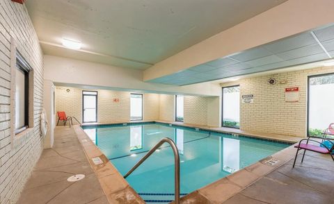 Tiny photo for 3900 N Pine Grove Avenue #405, Chicago, IL 60613 (MLS # 12512637)