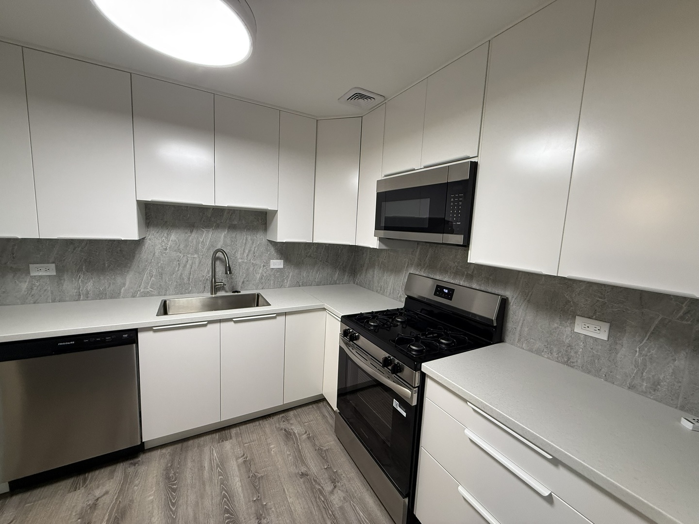 9S220 Lake Drive 16A-102