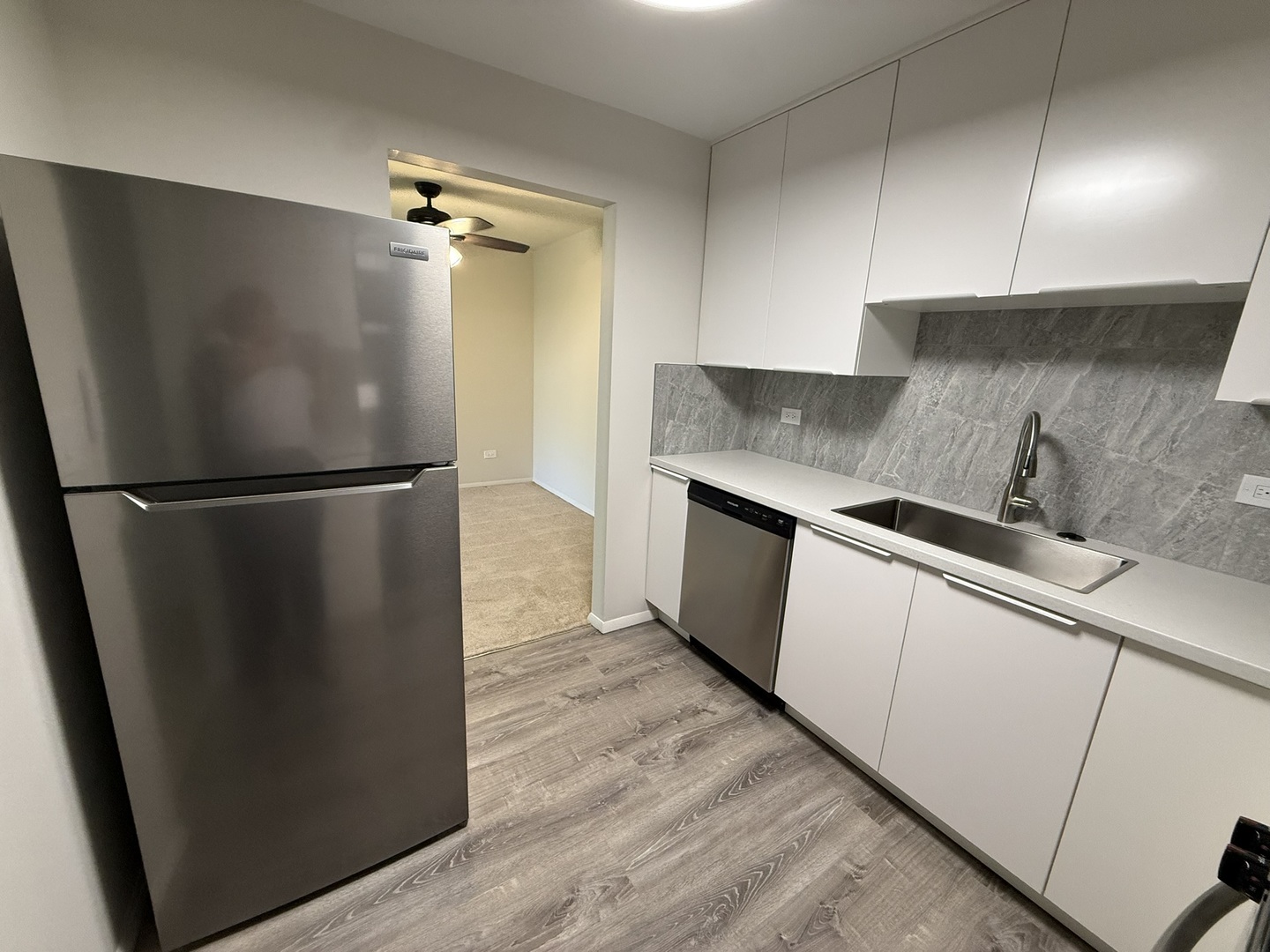 9S220 Lake Drive 16A-102